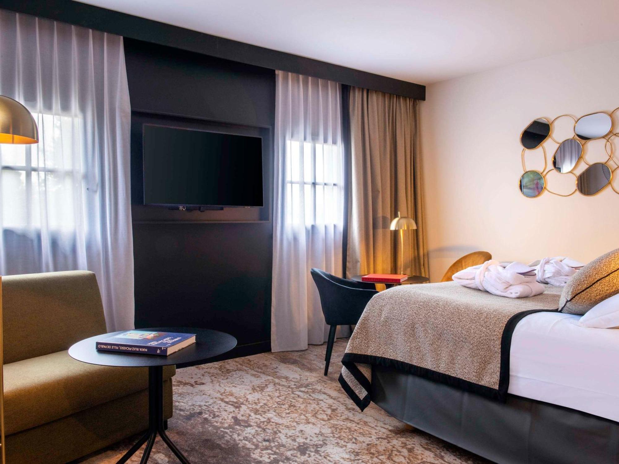Mercure La Cité Hotel 4*